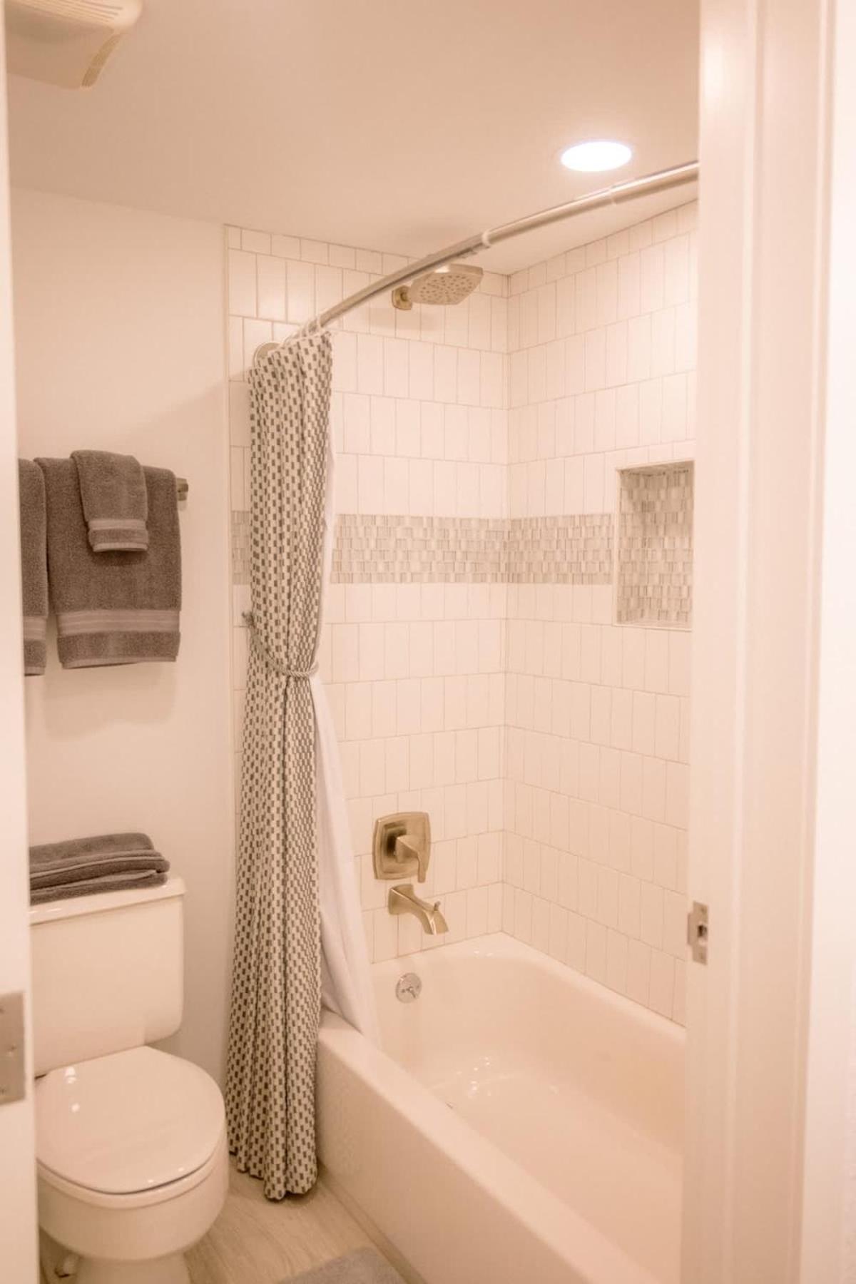 Entire 2Nd Floor 2 Bedroom Elysian - Tennis & Tides East End  외부 사진