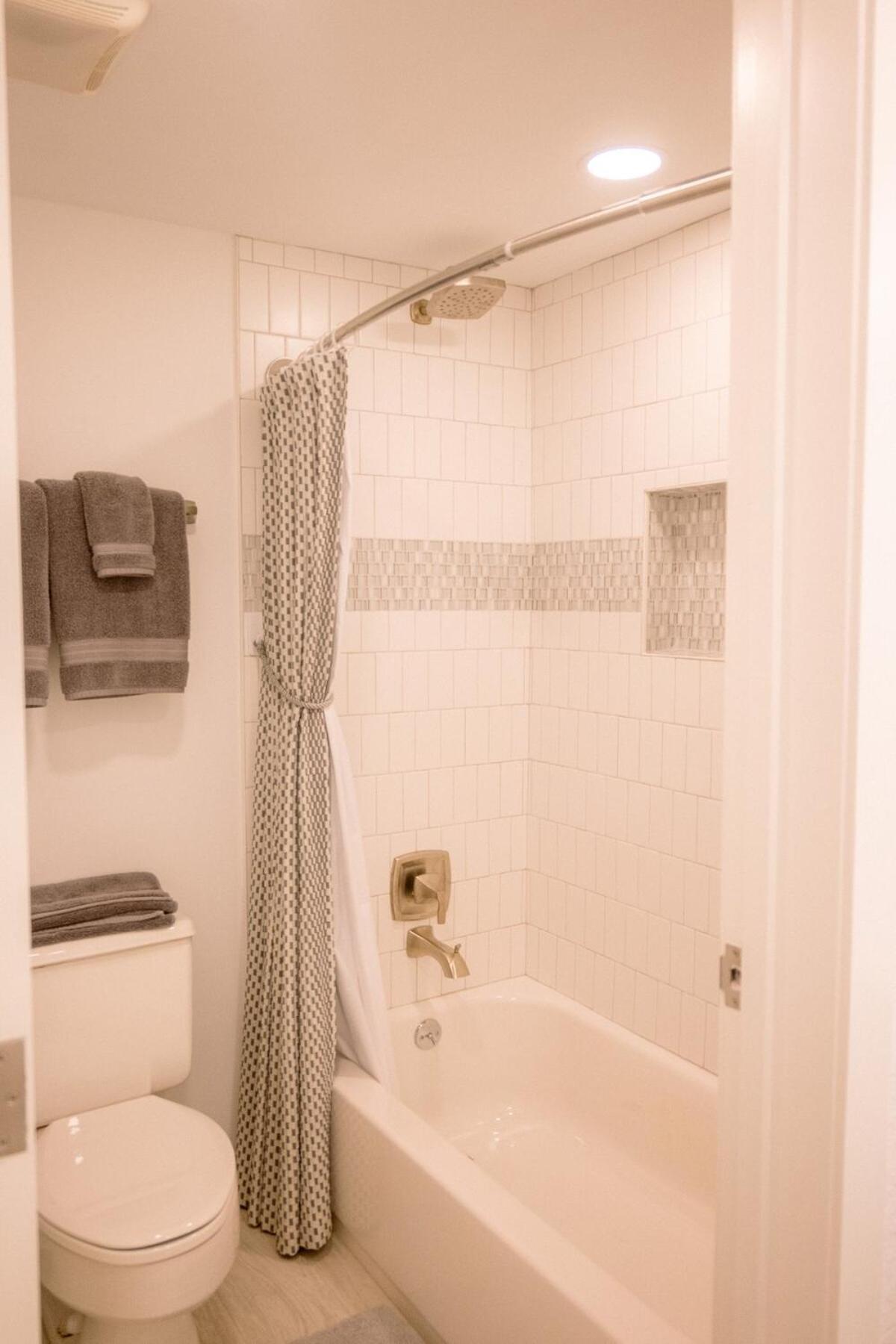 Entire 2Nd Floor 2 Bedroom Elysian - Tennis & Tides East End  외부 사진